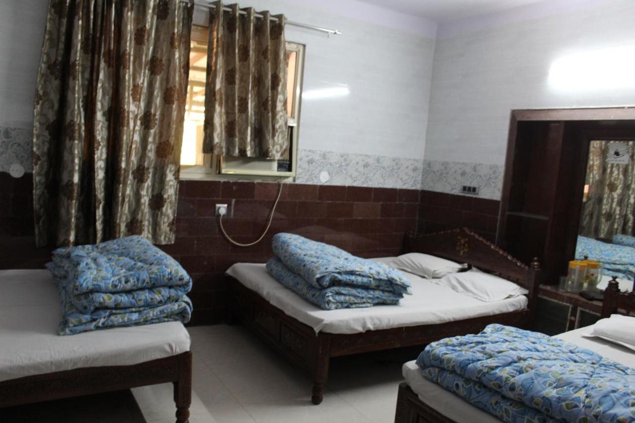 نيودلهي Central Guest House , Walk In Dargah & Markaz المظهر الخارجي الصورة