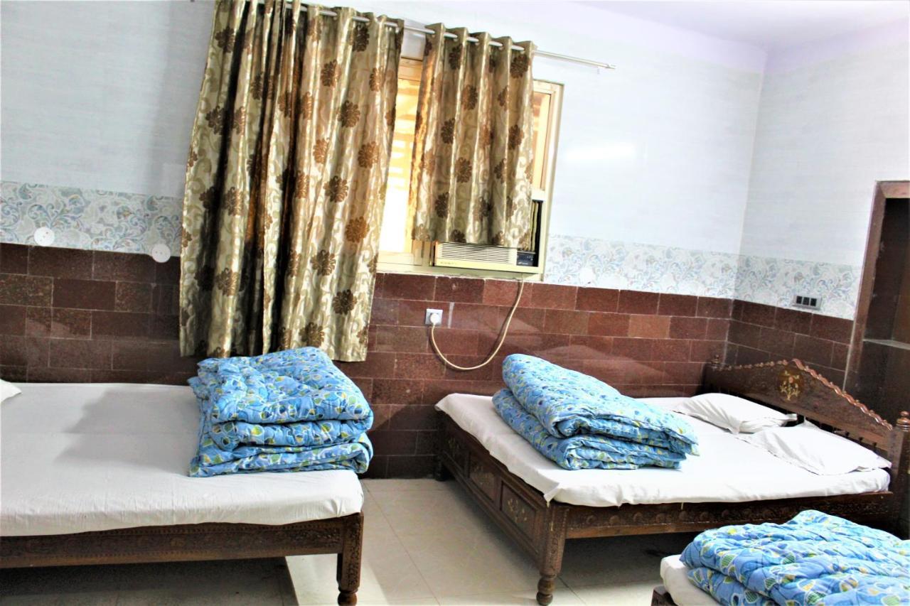 نيودلهي Central Guest House , Walk In Dargah & Markaz المظهر الخارجي الصورة